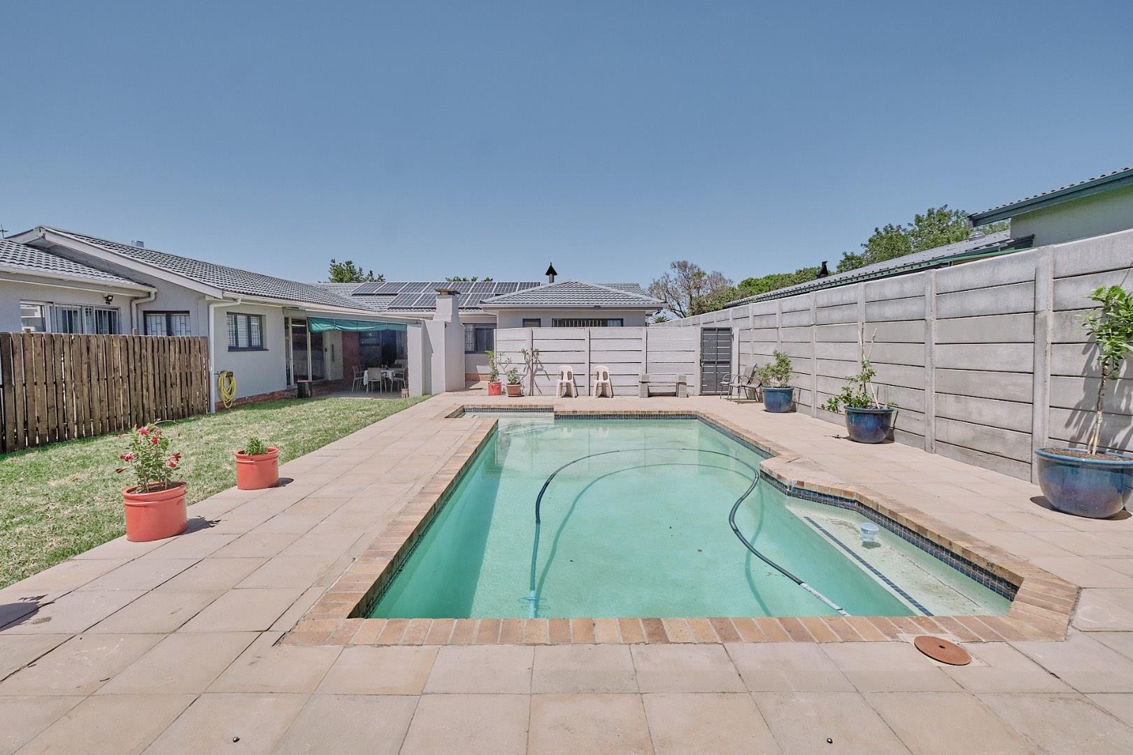 Oakglen Property Property and houses for sale in Oakglen