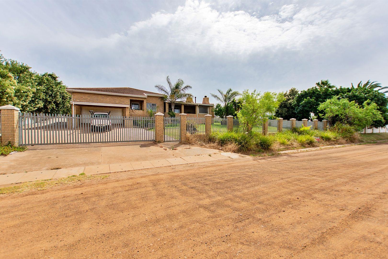 4 Bedroom House for sale in Darling P24113660849