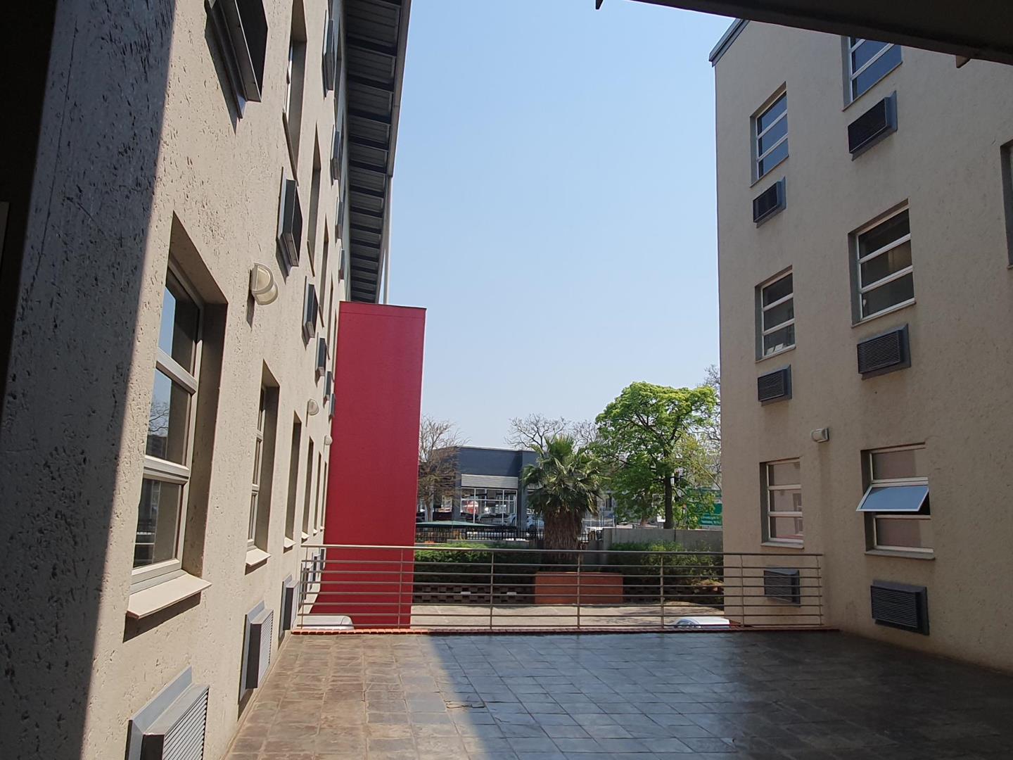 Commercial property to rent in Hatfield P24113661059