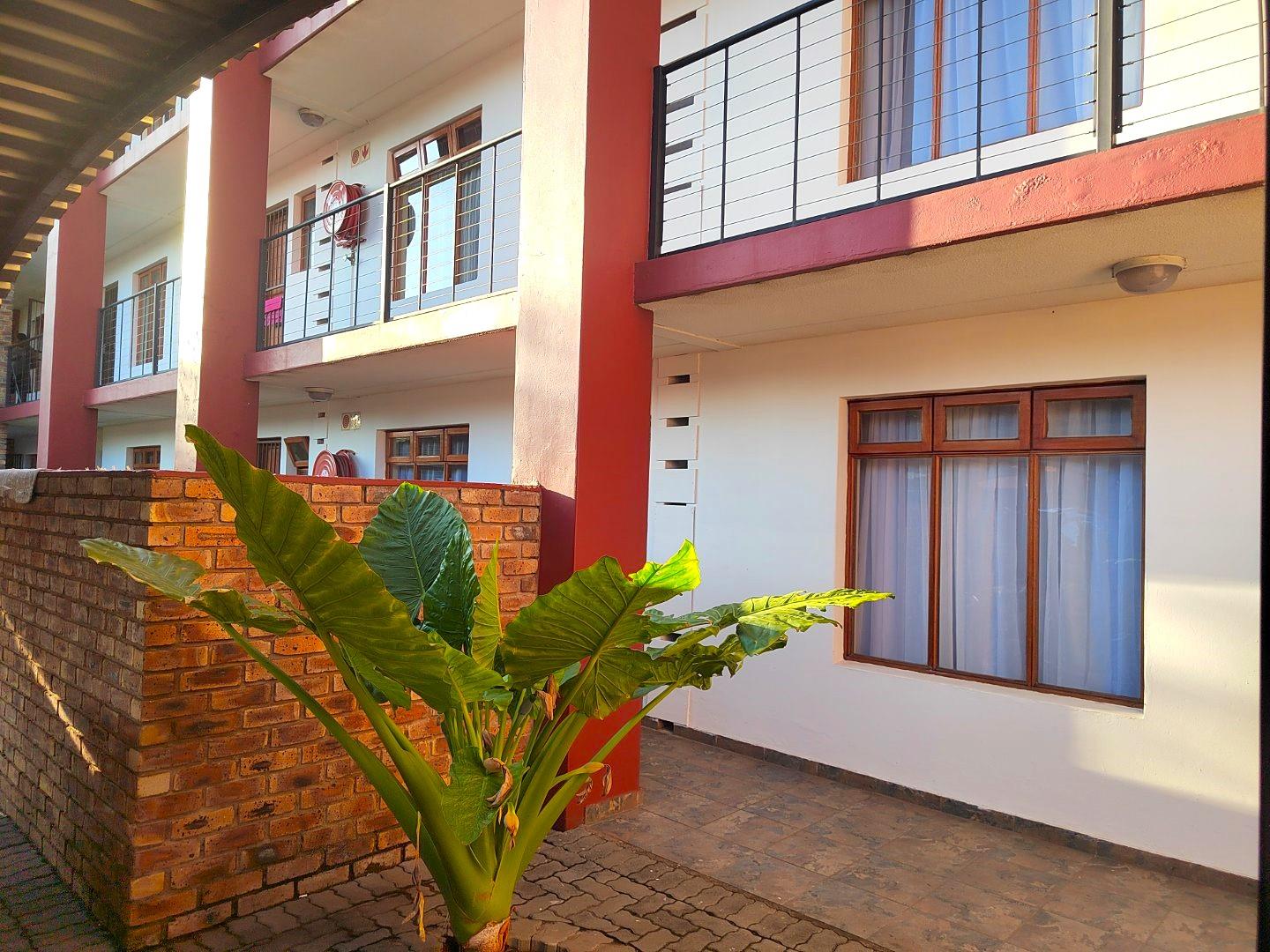 1 Bedroom Apartment / flat for sale in Montana 261 Lamon Villa, 600