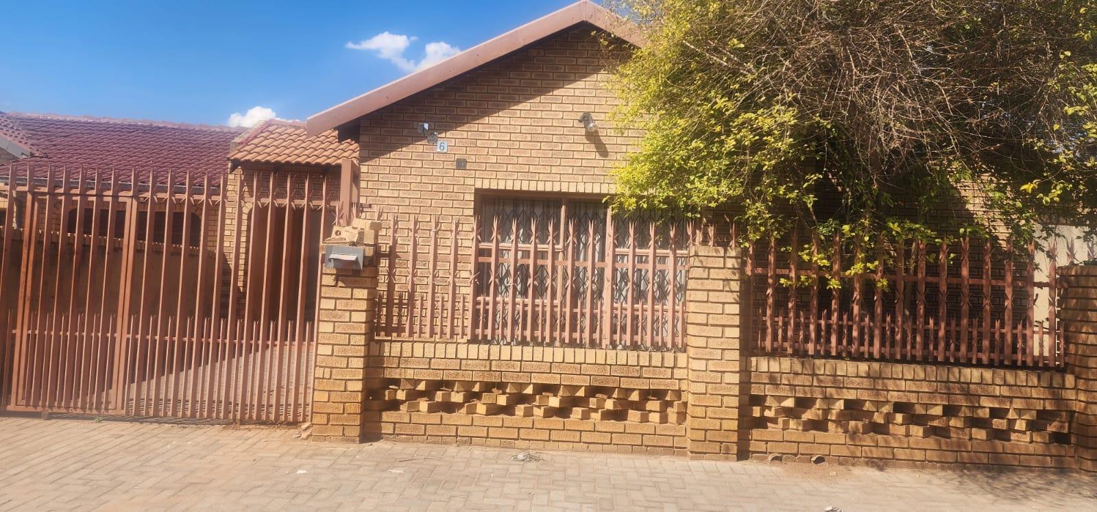 Spruit View Property Houses for sale in Spruit View