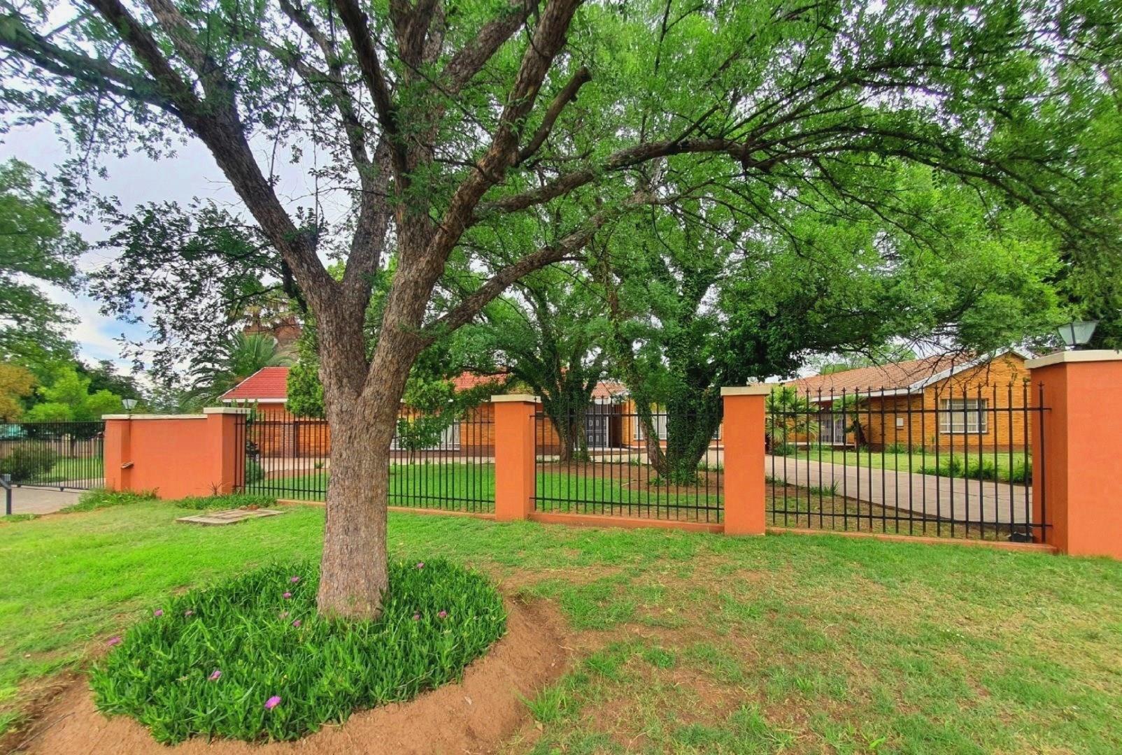 4 Bedroom House for sale in Three Rivers Proper P24113666817