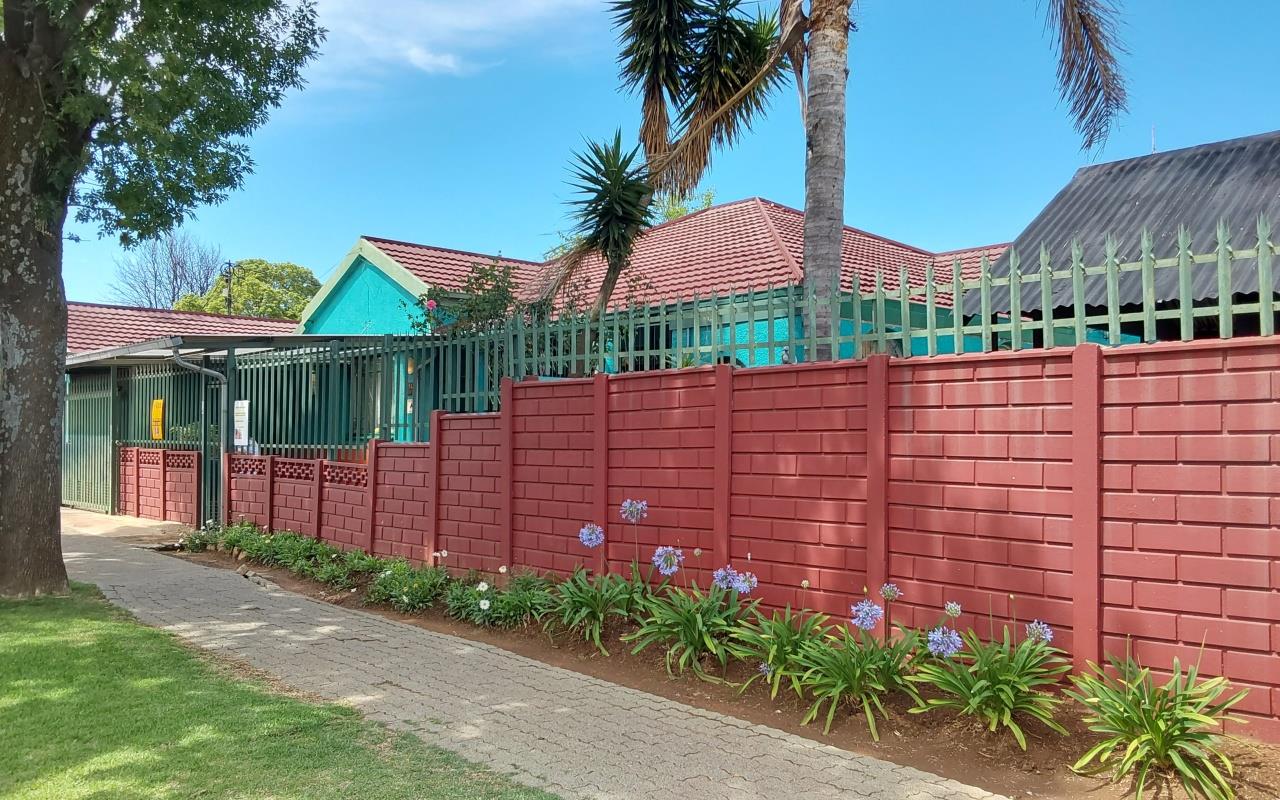 3 Bedroom House for sale in Benoni West P24113668999