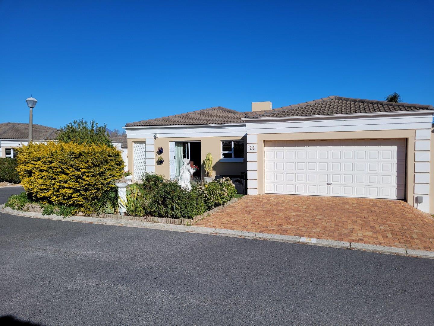 Property and houses for sale in Somerset West Somerset West Property