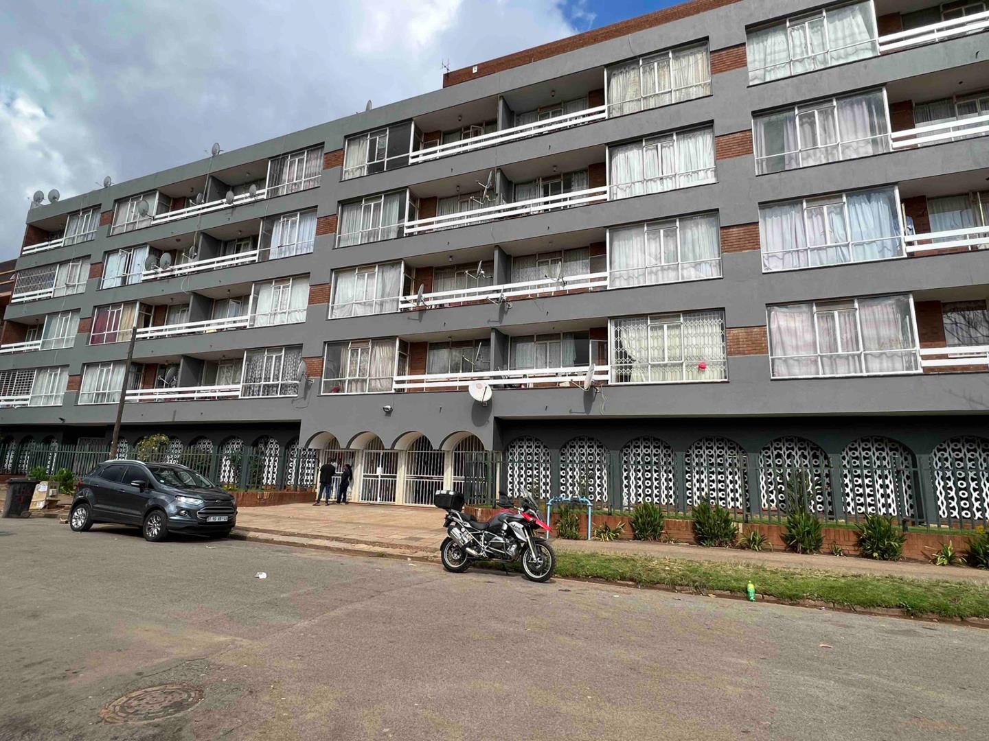 1 Bedroom Apartment / flat to rent in Yeoville La Plagne, 12 Hopkins