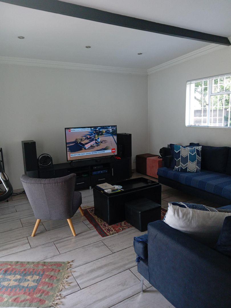 4 Bedroom House for sale in Highway Gardens 18 Hurlyvale Avenue P24