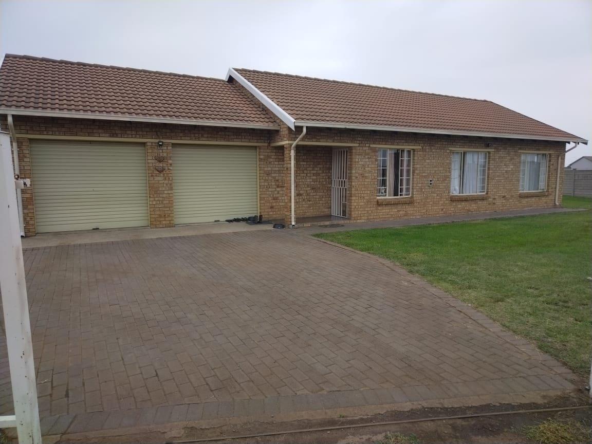 3 Bedroom House for sale in Riversdale P24113671848