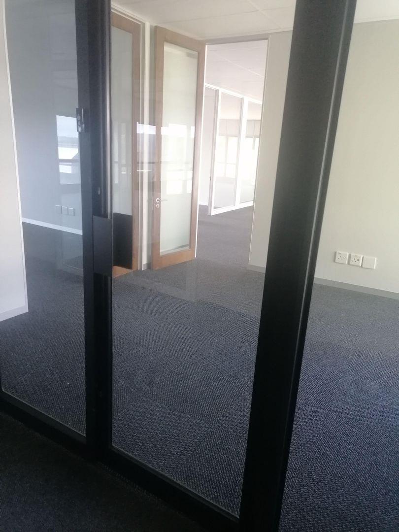 Commercial property to rent in Bedfordview P24113672391