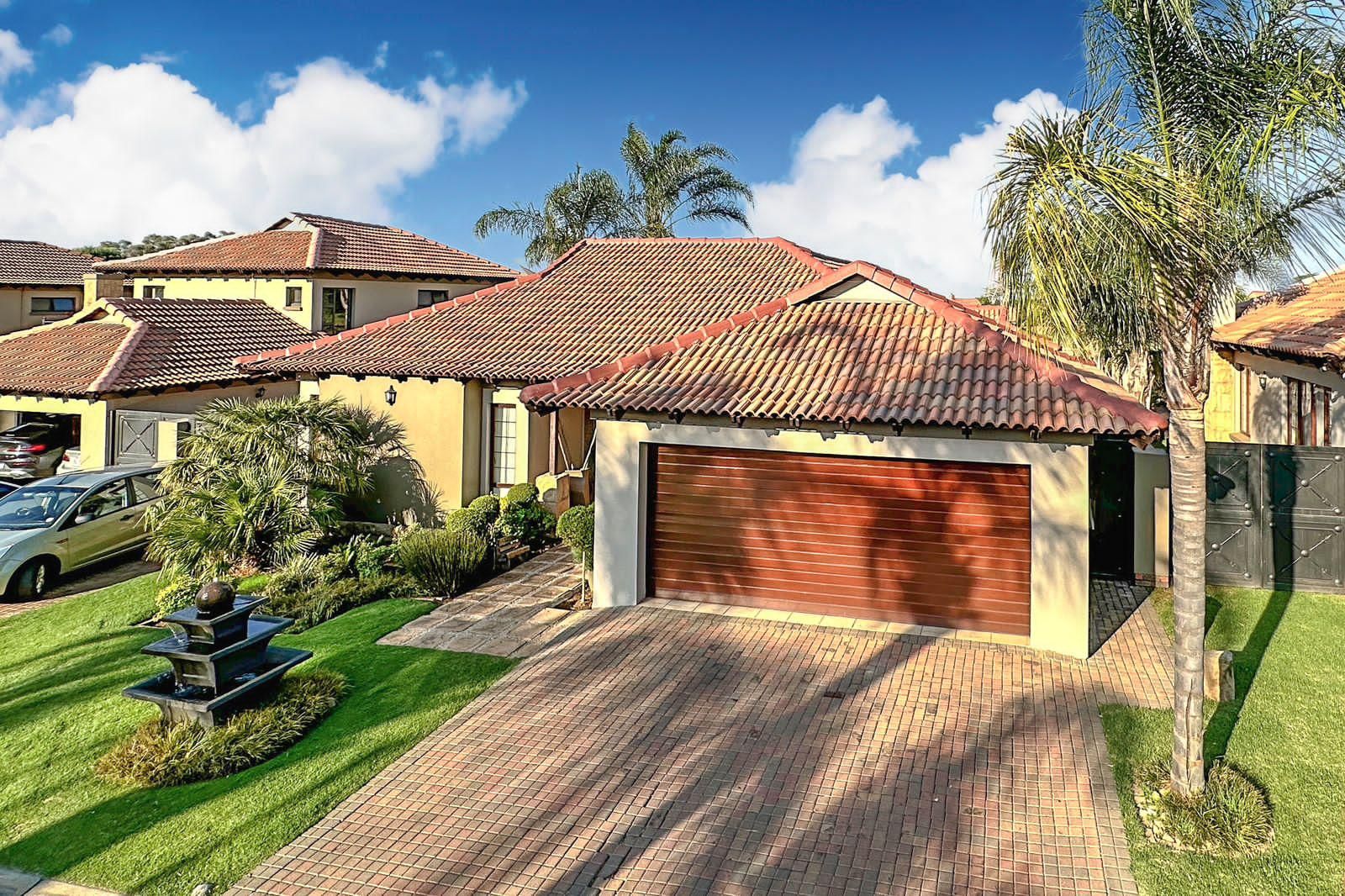 3 Bedroom House for sale in Glen Marais P24113674251