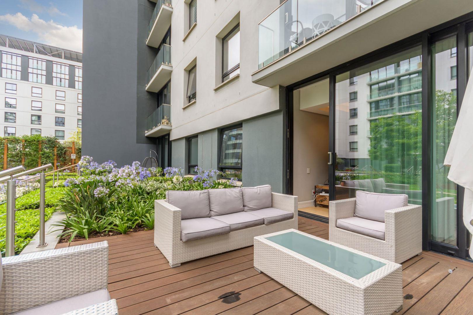 2 Bedroom Apartment / flat for sale in Melrose Arch P24113675239