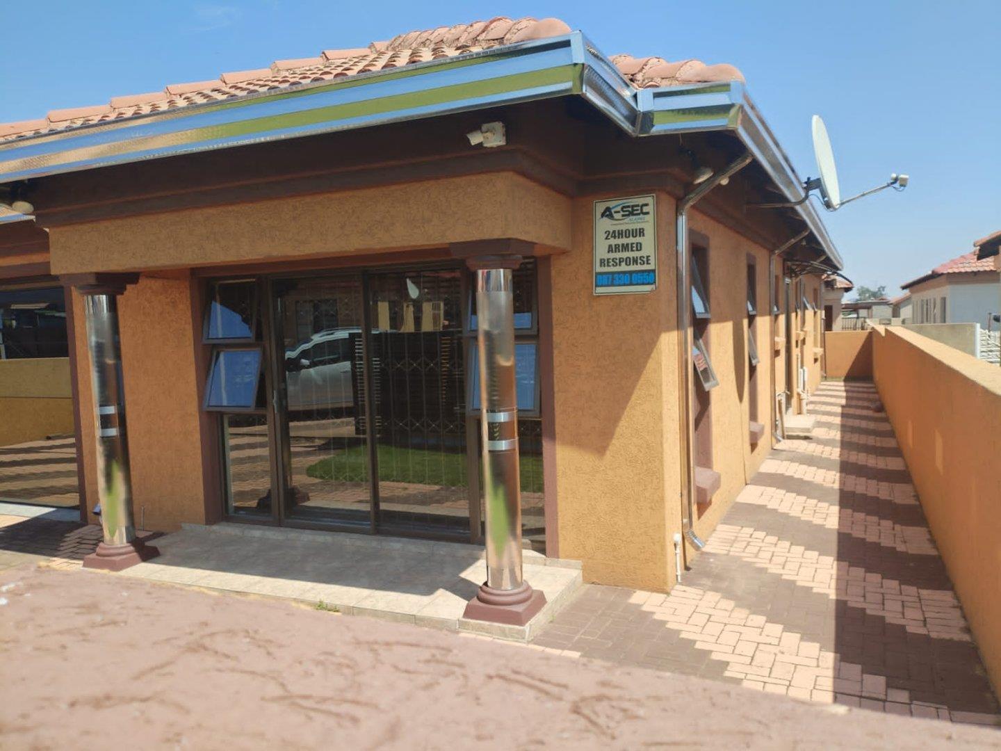 3 Bedroom House for sale in Vanderbijlpark CE7 P24113675685