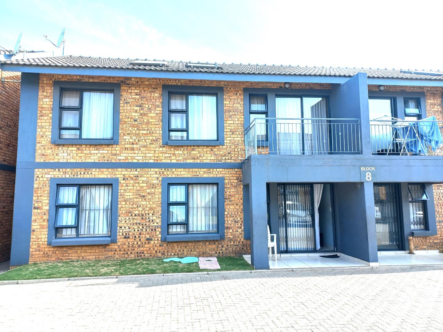 3 Bedroom Apartment / flat for sale in Albemarle Ext 1 99 Ss Pelican