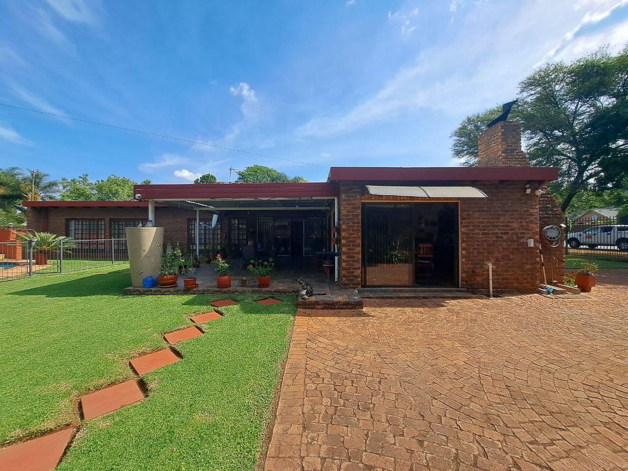 3 Bedroom House for sale in Waverley P24113676267