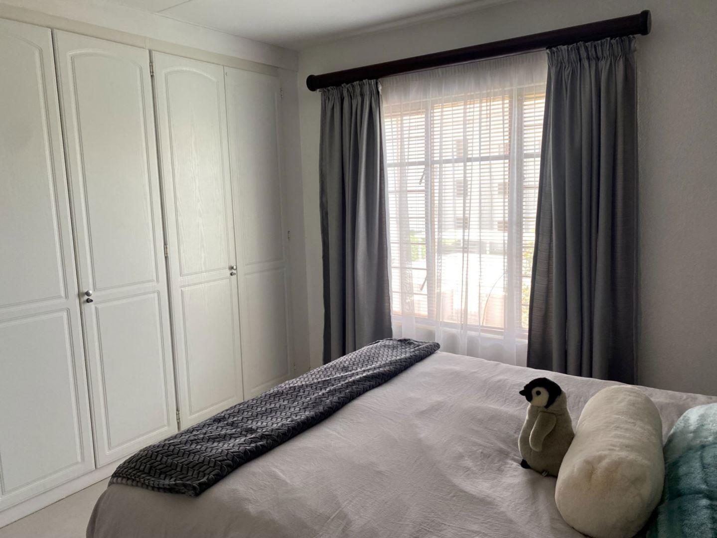 2 Bedroom Apartment / flat to rent in Bedfordview 2 Van Der Linde