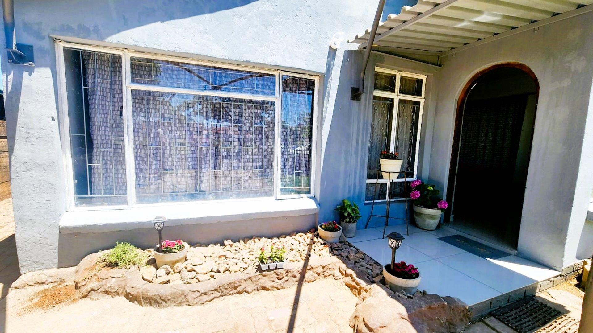 4 Bedroom House for sale in Danville P24113664376