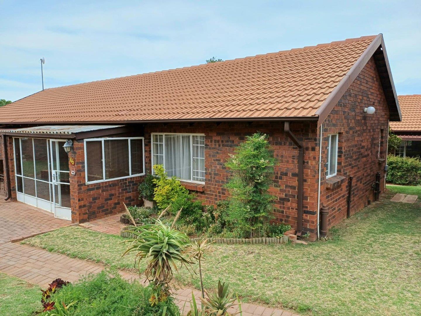 2 Bedroom Townhouse for sale in Witpoortjie Zonneveld Retirement
