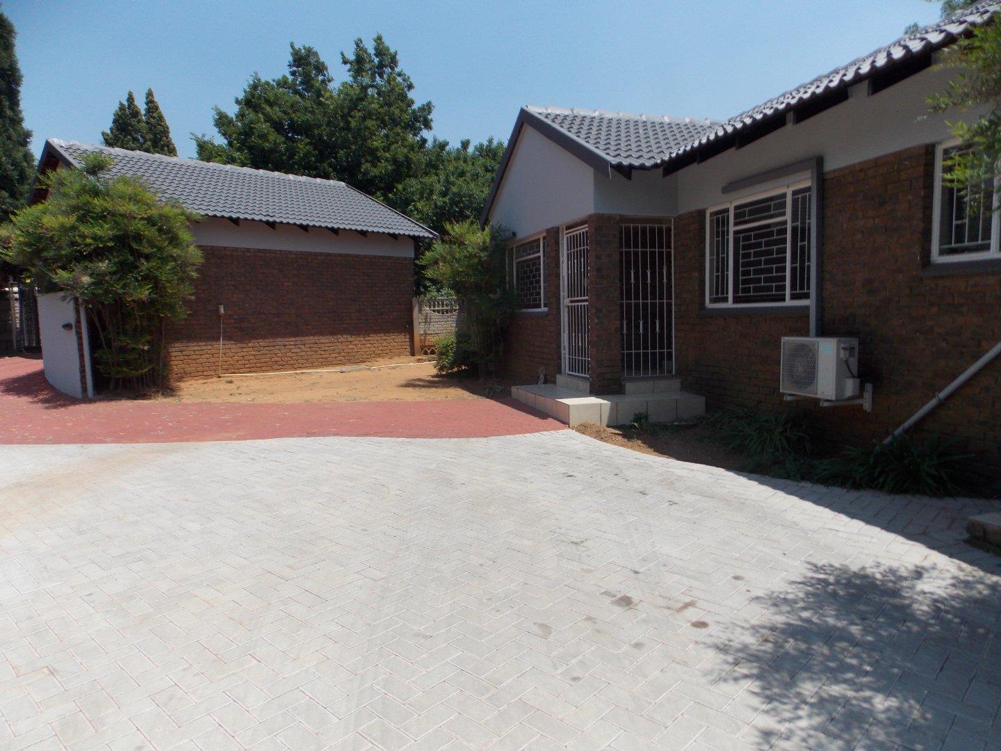 4 Bedroom House for sale in Heidelberg Central P24113689151