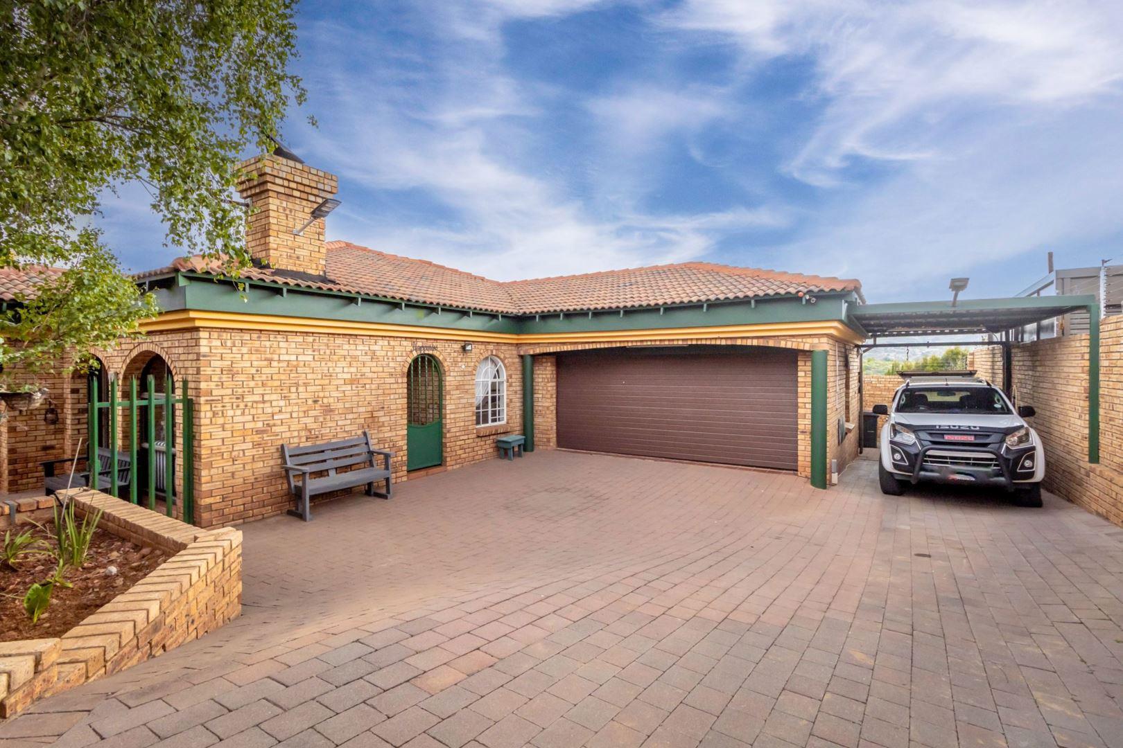 3 Bedroom House for sale in Rangeview 10 Rangeview Mews P24113690210