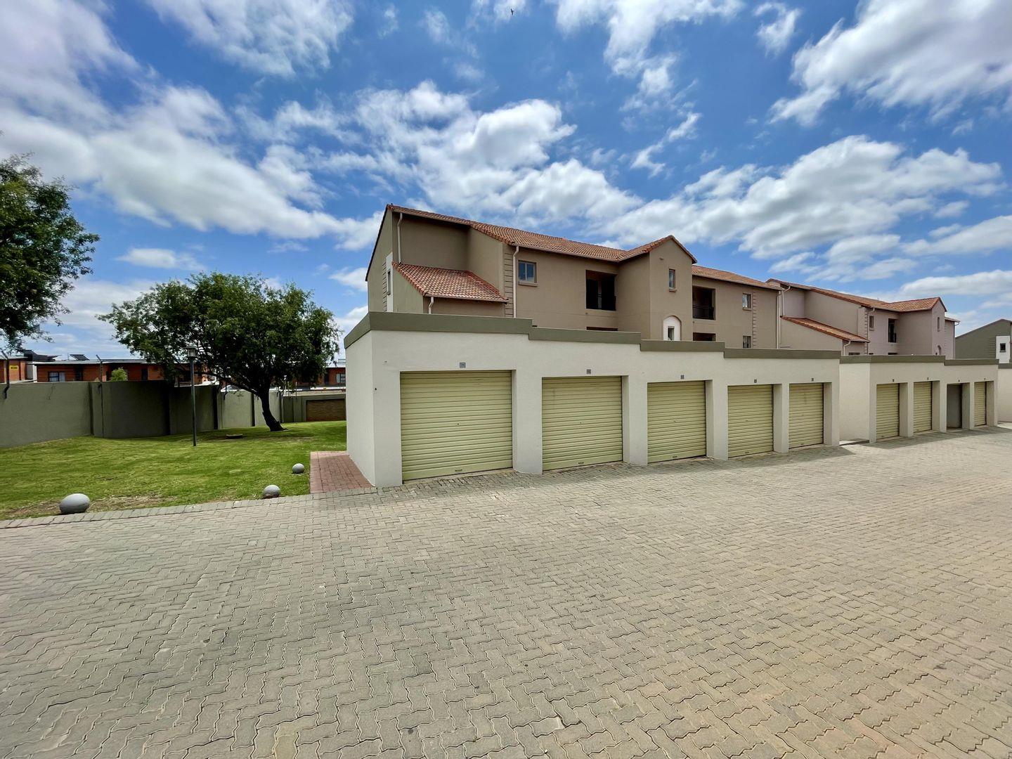 Silver Lakes Property Apartments / flats for sale in Silver Lakes