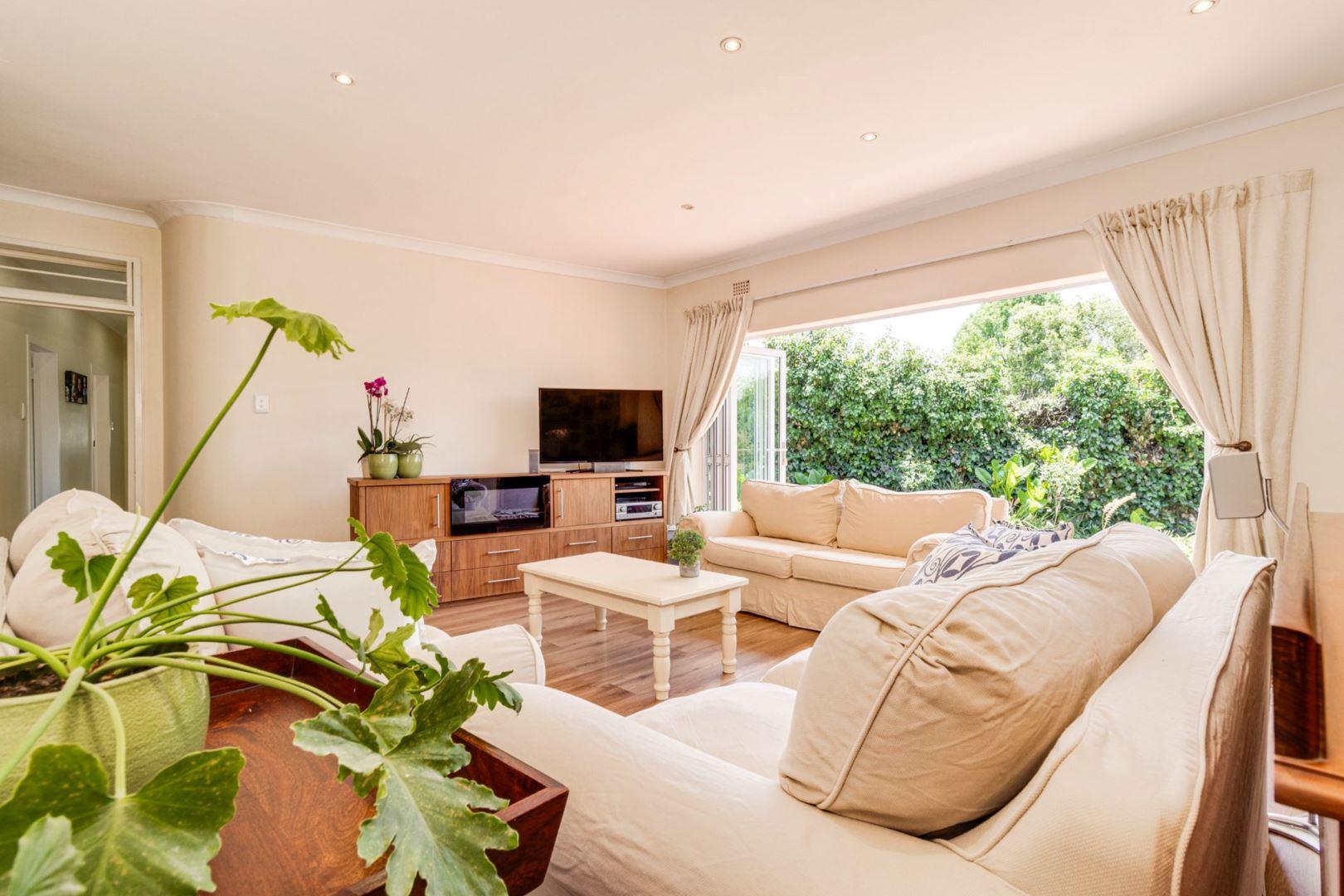 3 Bedroom House for sale in Bordeaux P24113690881