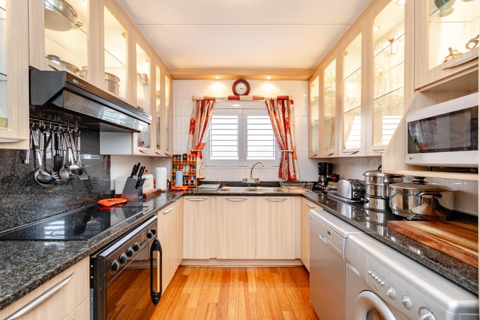 2 Bedroom Townhouse for sale in Bedfordview 229 The Carriage Gate, 12