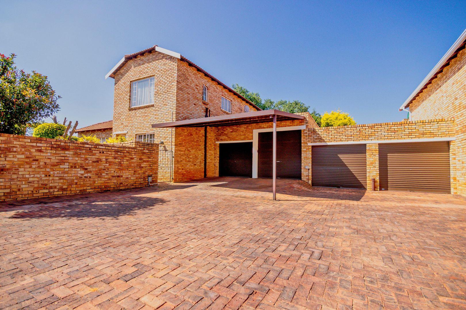 Weltevreden Park Property Townhouses for sale in Weltevreden Park