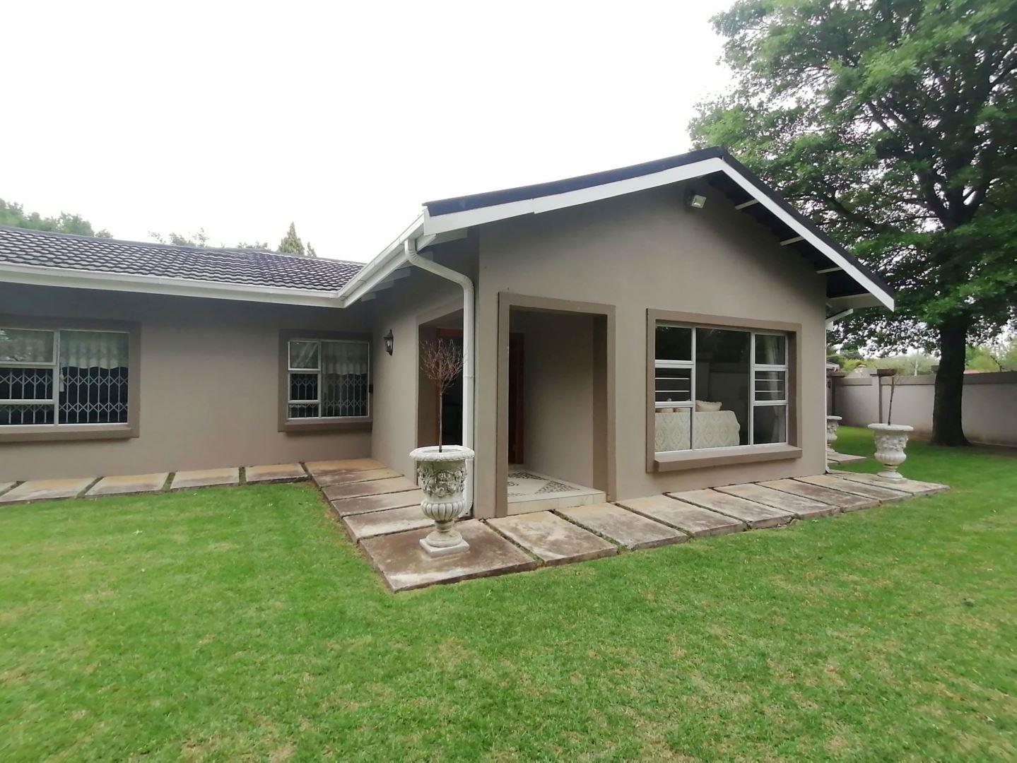 4 Bedroom House for sale in Harrismith P24113693356