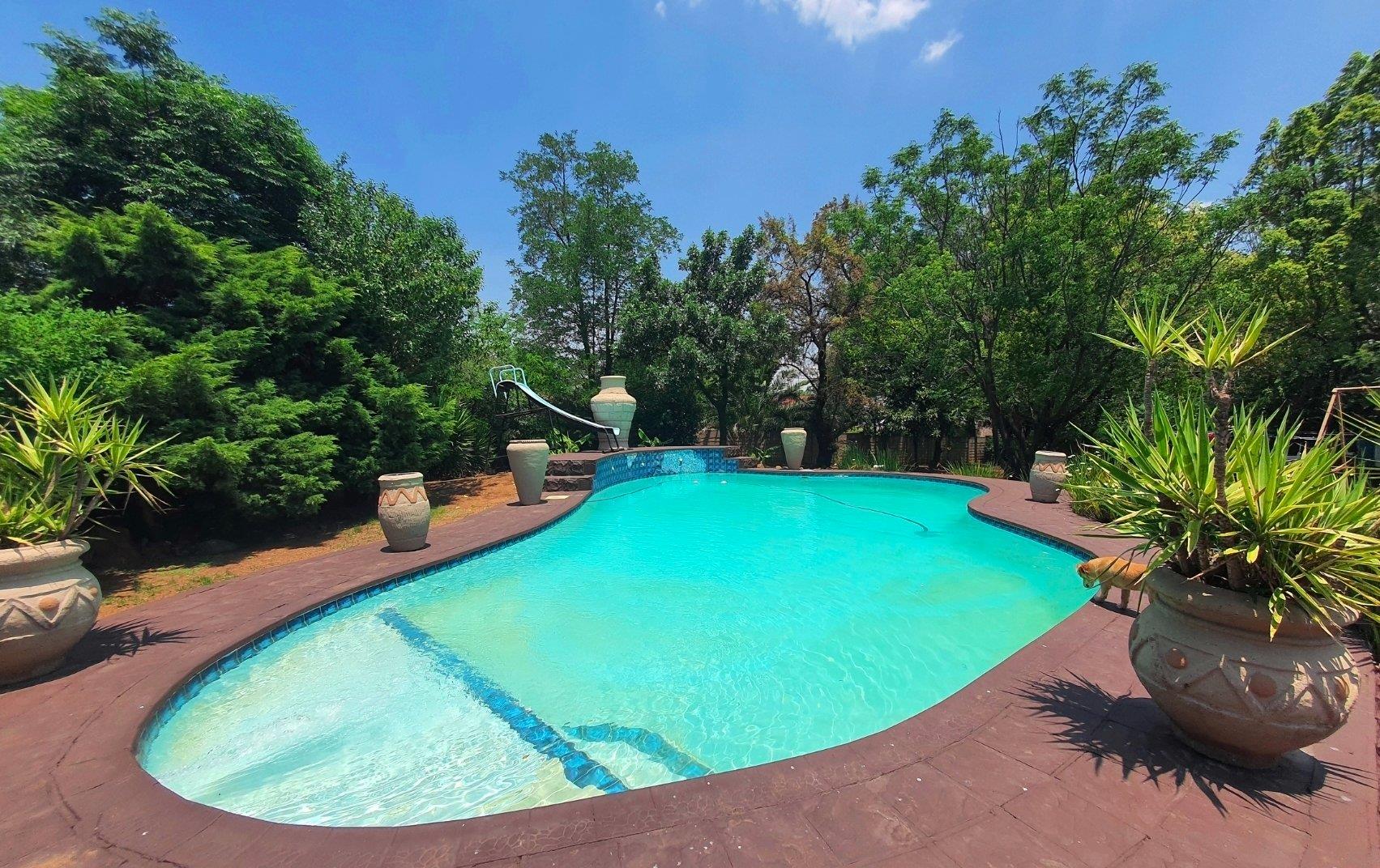 5 Bedroom House for sale in Three Rivers East P24113694629