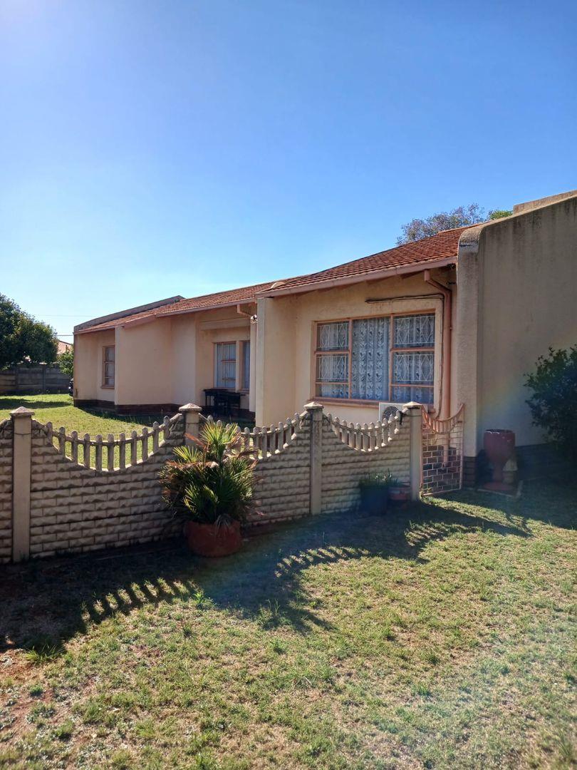 Carletonville Central Property Property and houses for sale in