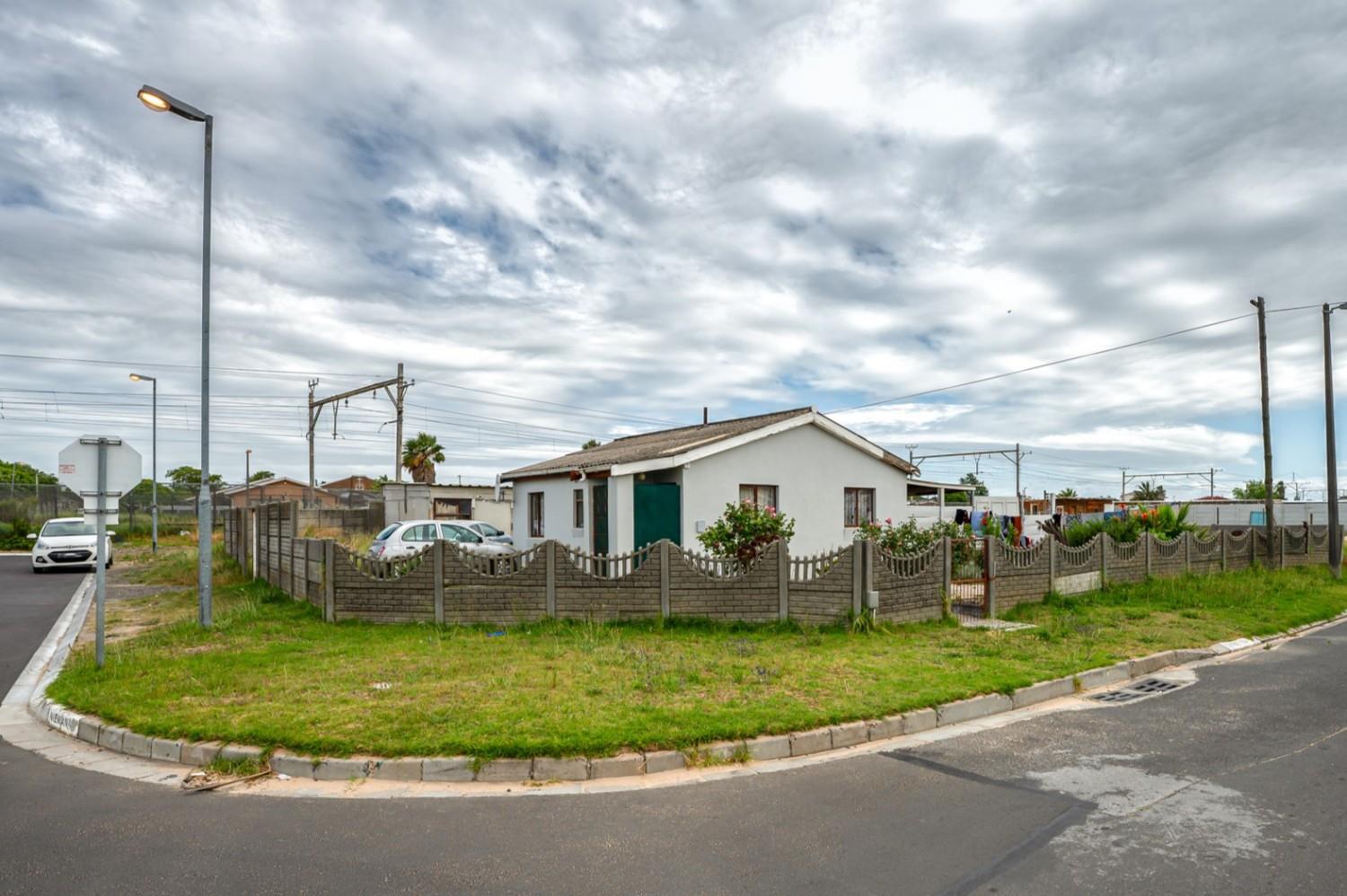 2 Bedroom House for sale in Peerless Park West P24113696153