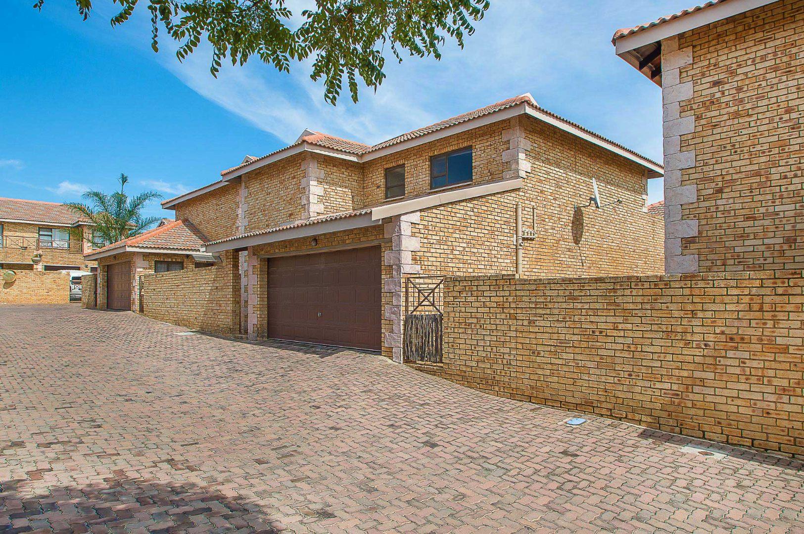 Honeydew Manor Property Property and houses for sale in Honeydew