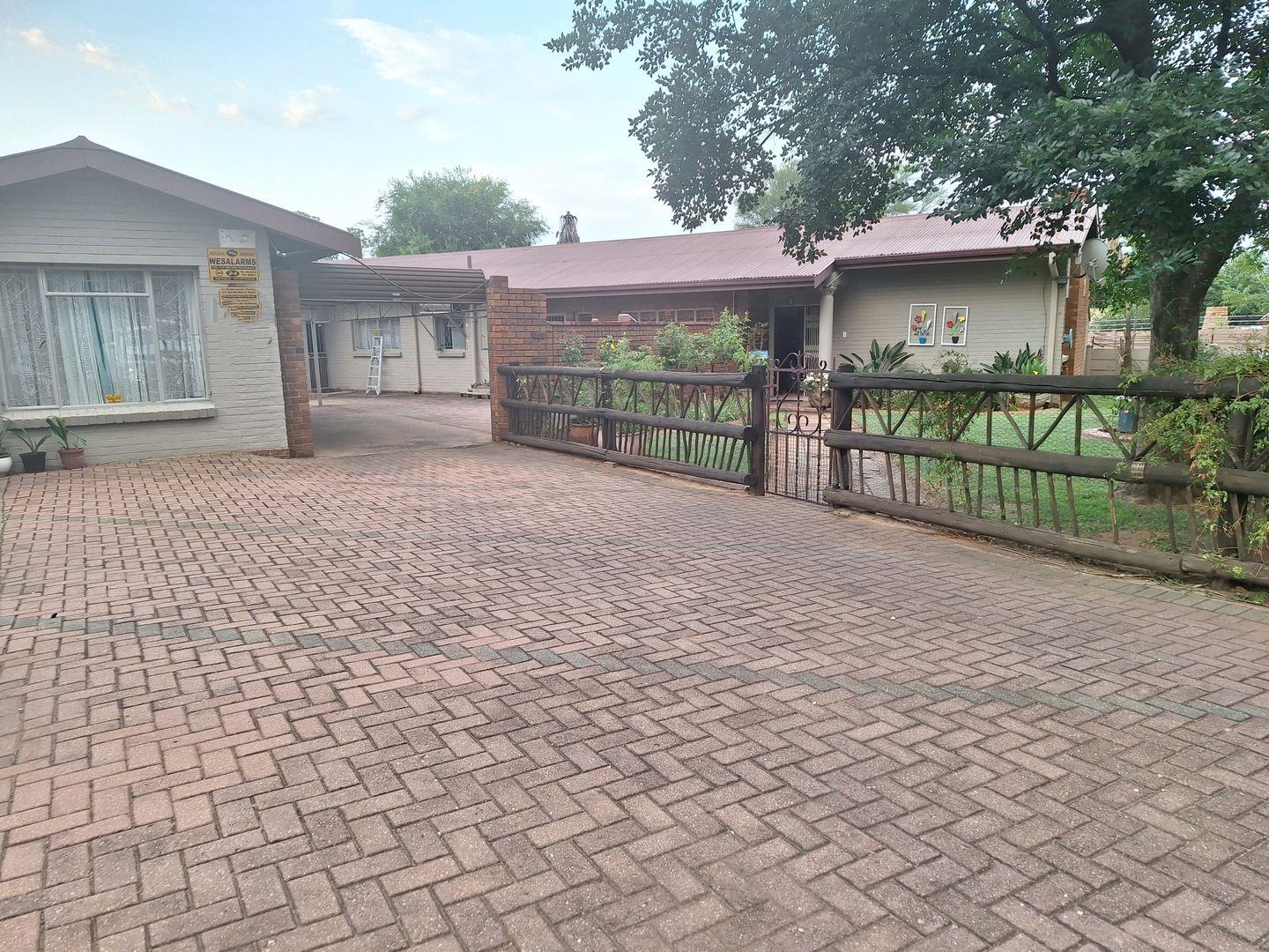 4 Bedroom House for sale in Bodorp P24114327597