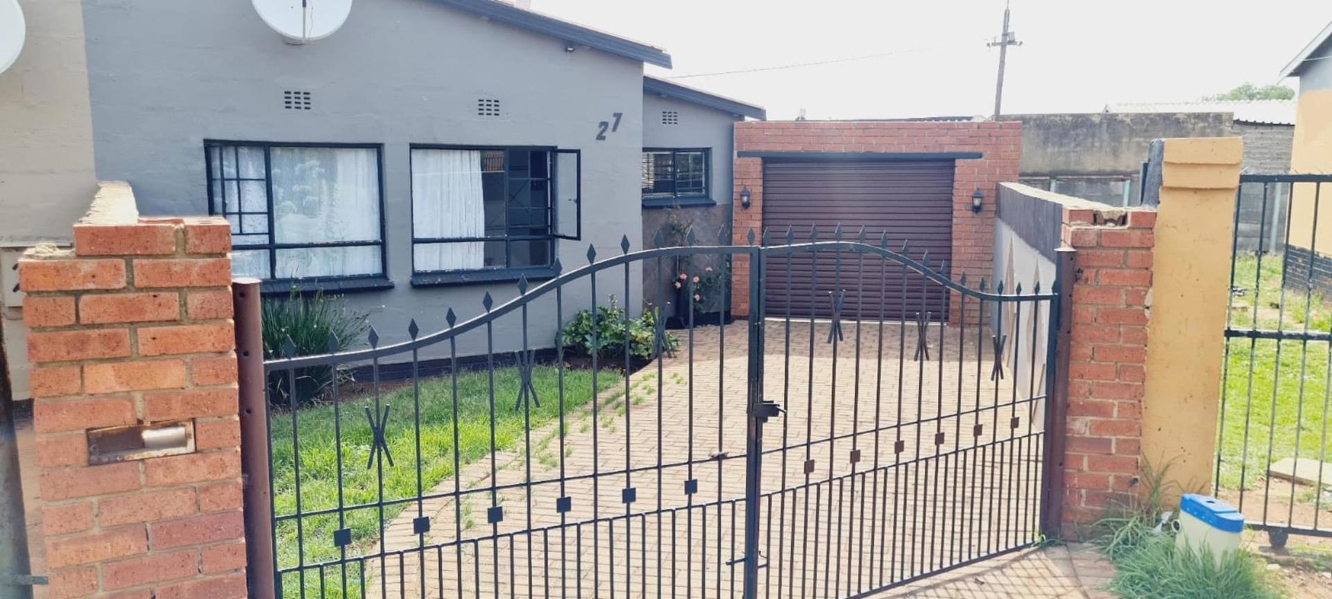 3 Bedroom House for sale in Eldorado Park P24113697764