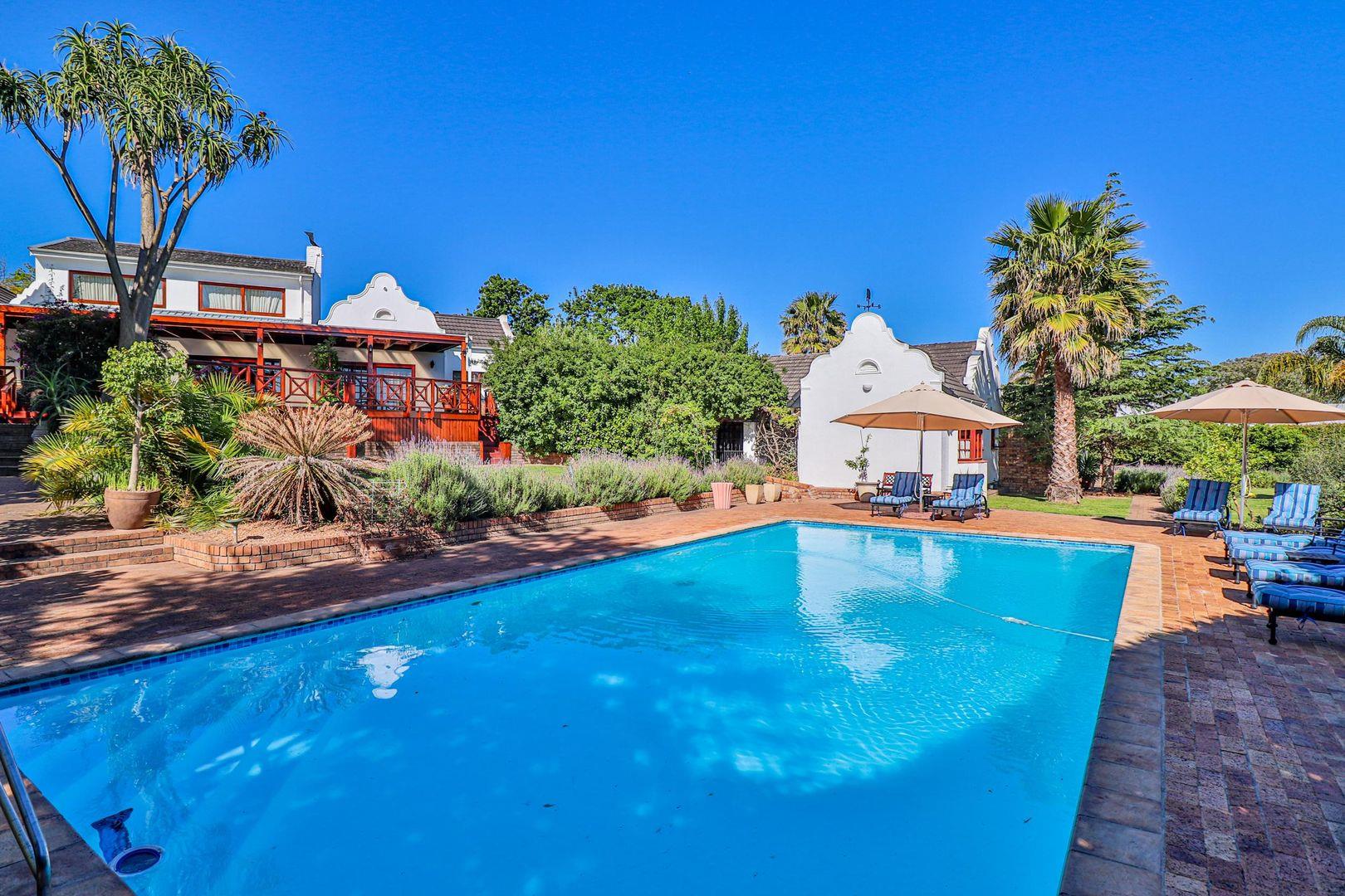 14 Bedroom House for sale in Somerset West Central P24113699428