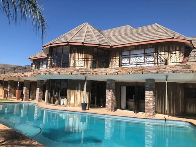 8 Bedroom House for Sale in Mokolodi 1