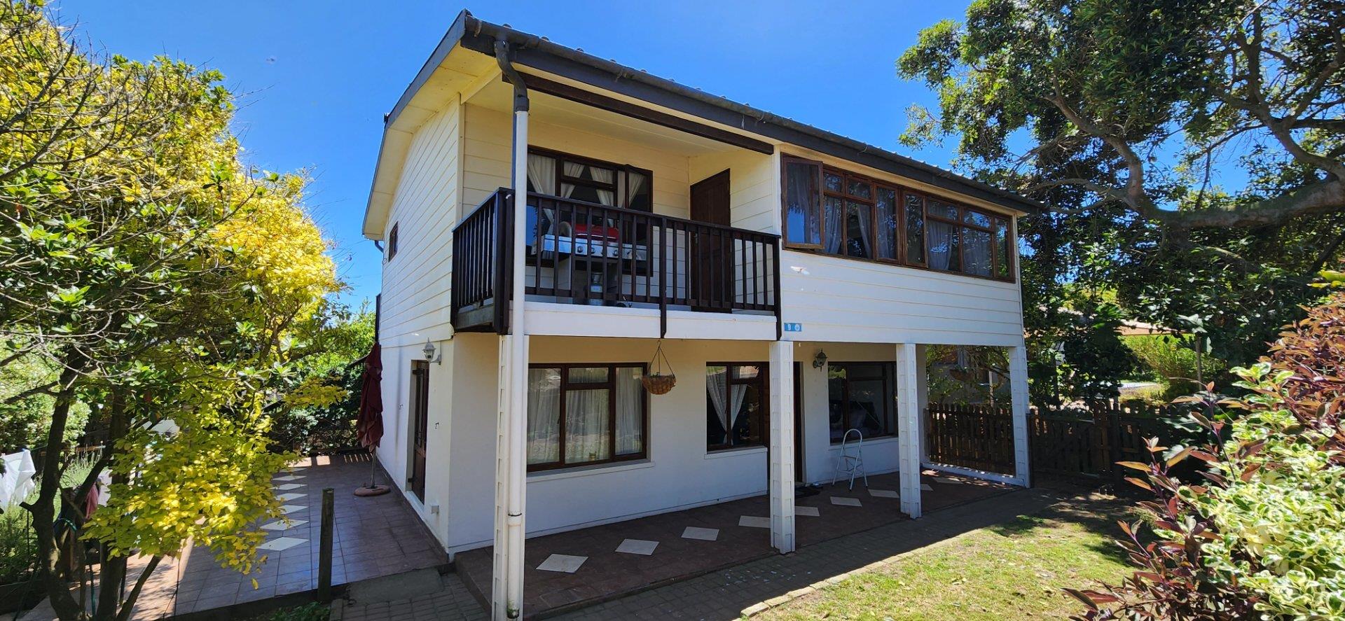 8 Bedroom House for sale in Klein Brak Rivier 9 Barwell Street P24