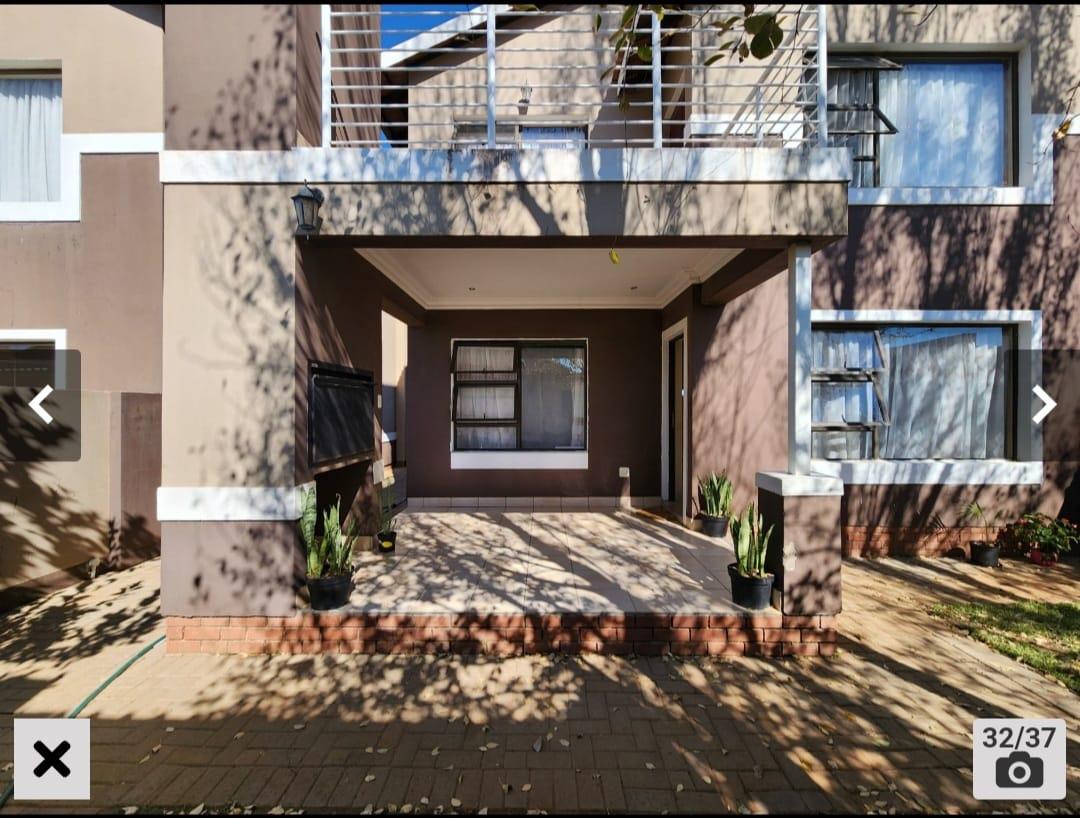 Hillside View Property Property and houses for sale in Hillside View