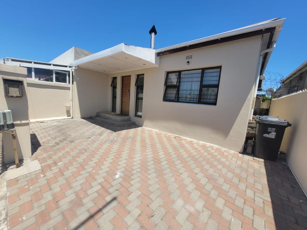 2 Bedroom House for sale in Maitland P24113706042