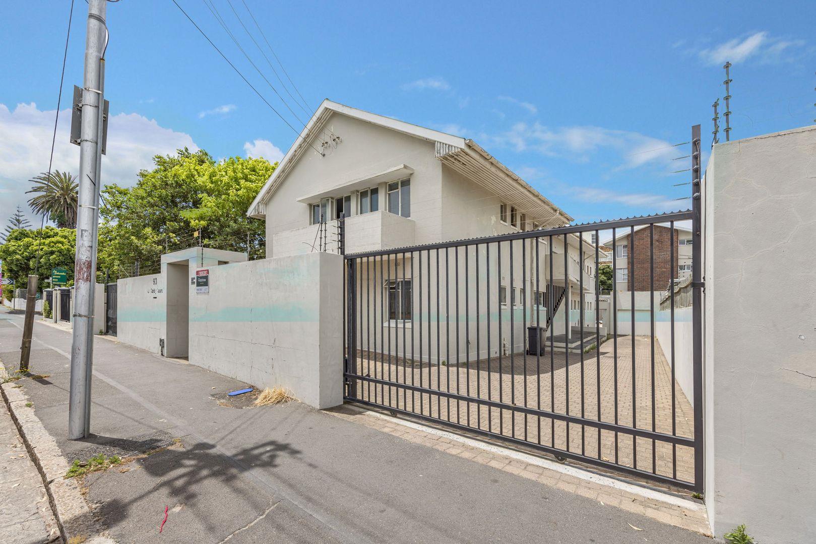 3 Bedroom Apartment / flat for sale in Plumstead Le Carby Court, 93