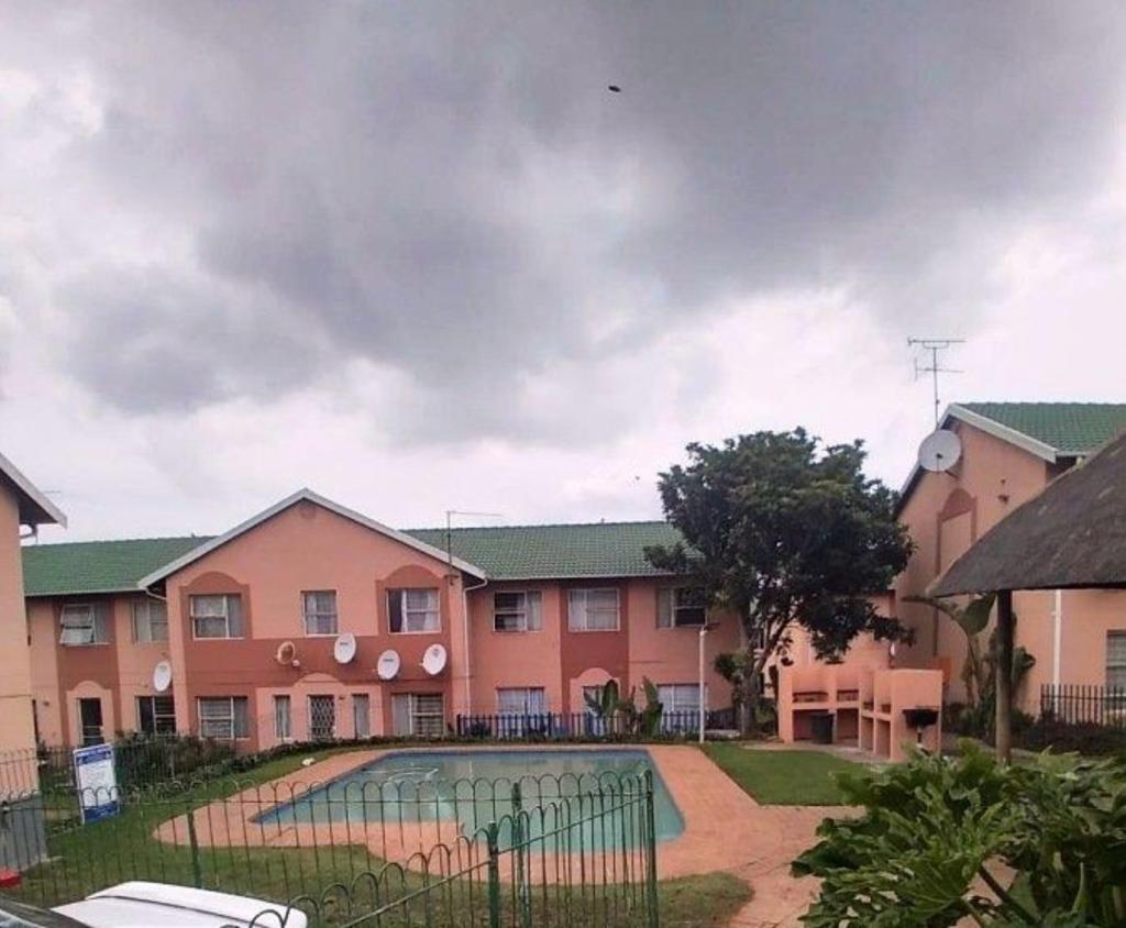 1 Bedroom Townhouse for sale in Castleview 108 Westside, 8 Kasteel