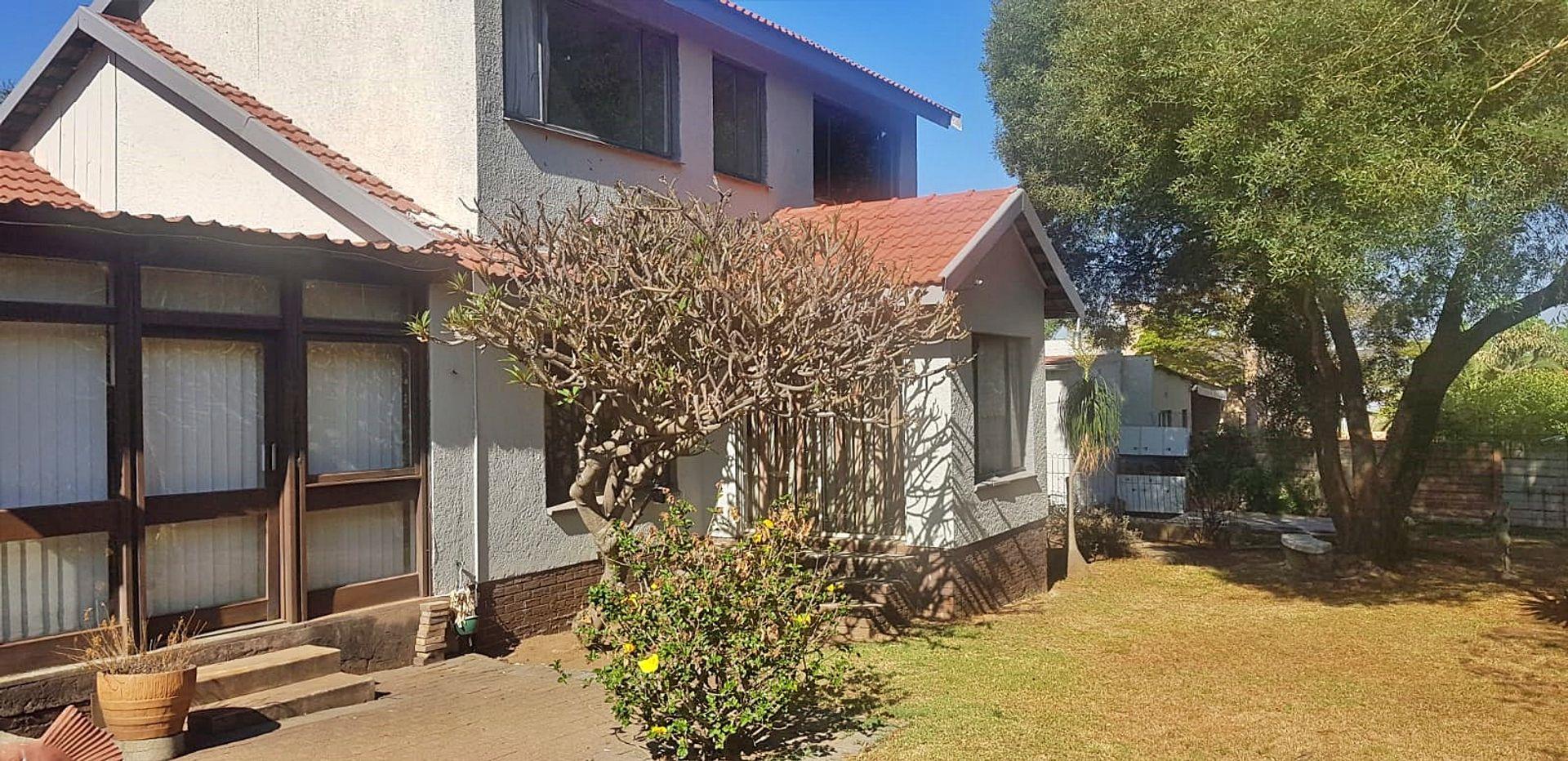 4 Bedroom House for sale in Croydon P24113709127