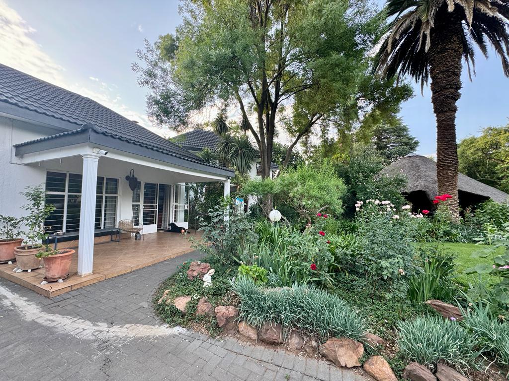 4 Bedroom House for sale in Three Rivers Proper P24113709701