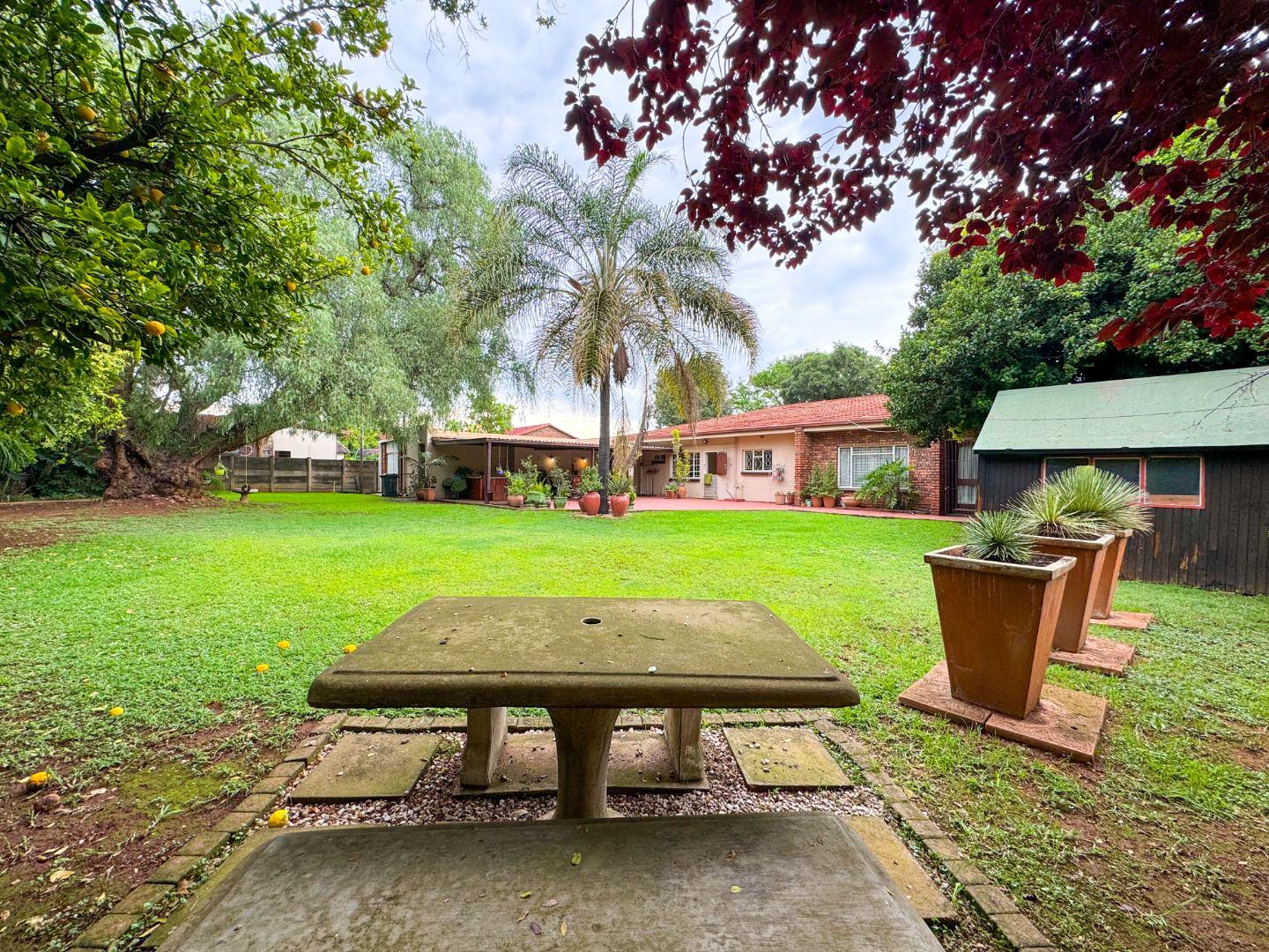 4 Bedroom House for sale in Valhalla P24113710114