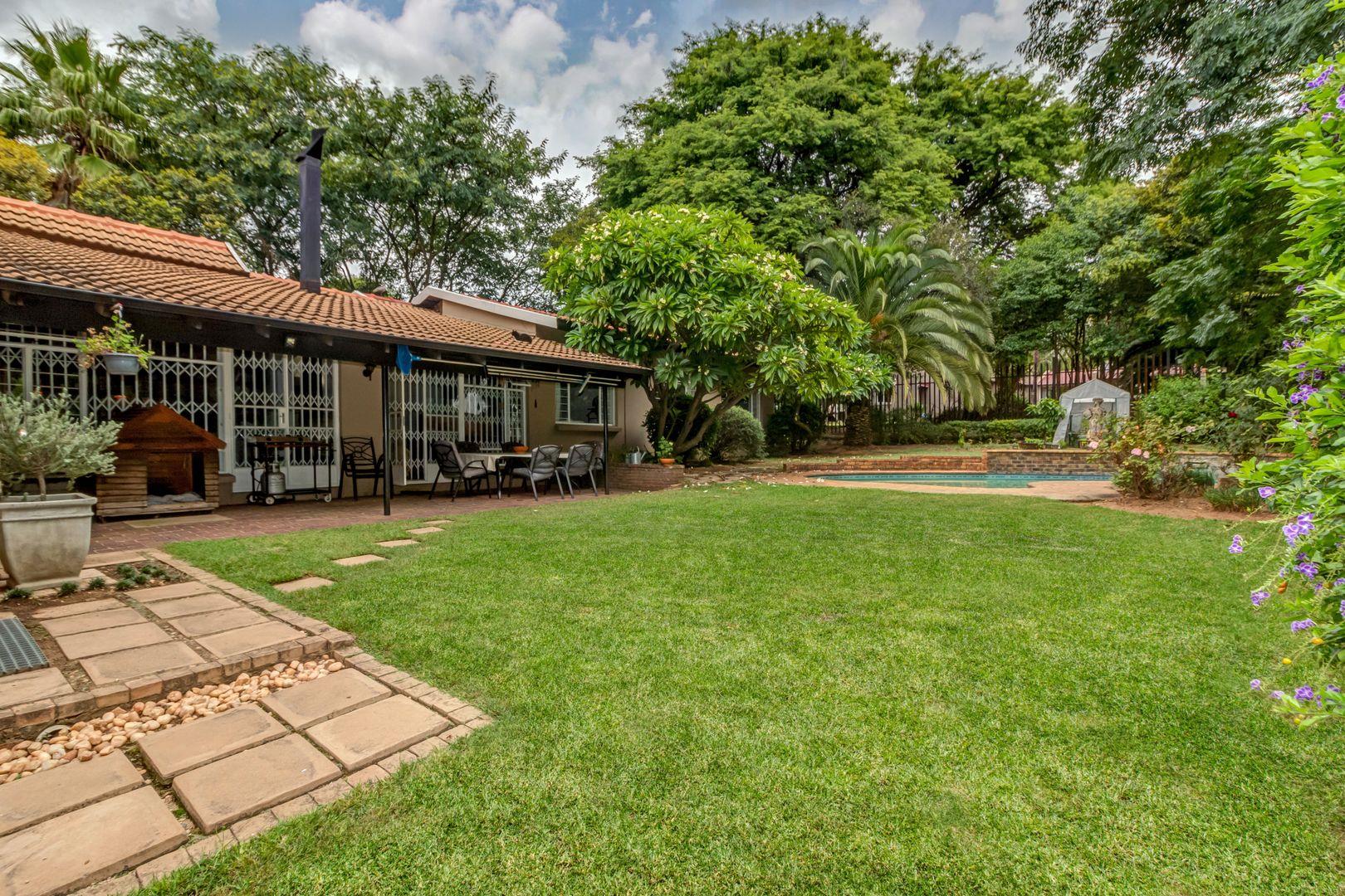 4 Bedroom House for sale in Jukskei Park P24113710147