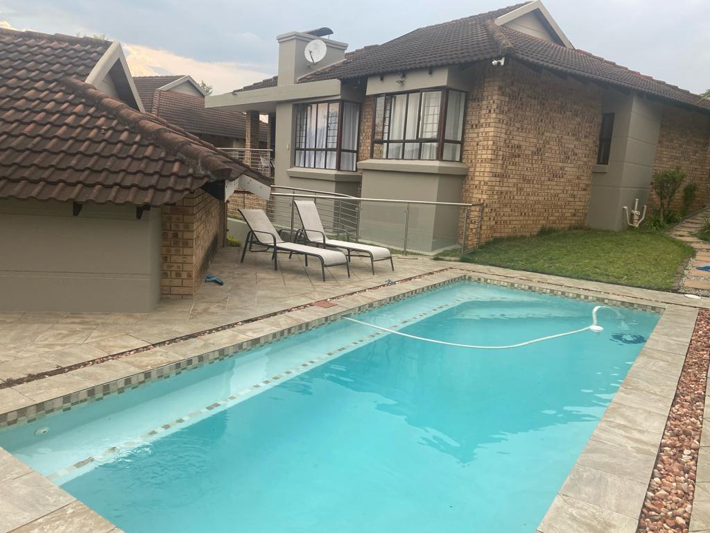 3 Bedroom House for sale in Stonehenge Ext 1 P24113711213