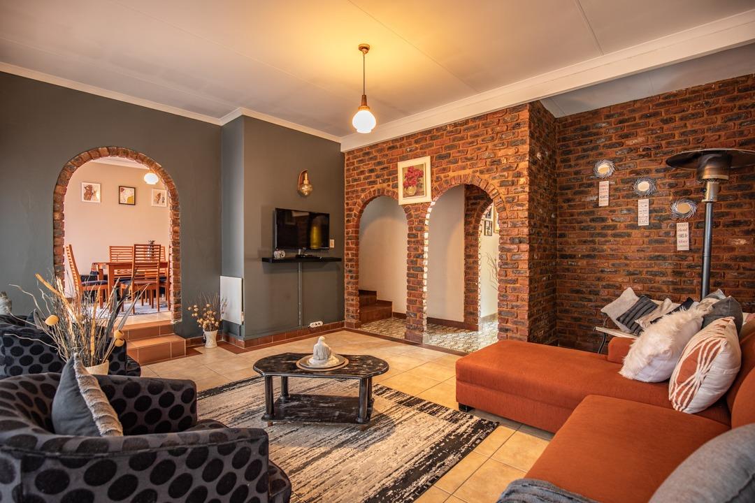 4 Bedroom House for sale in Valhalla P24113711437