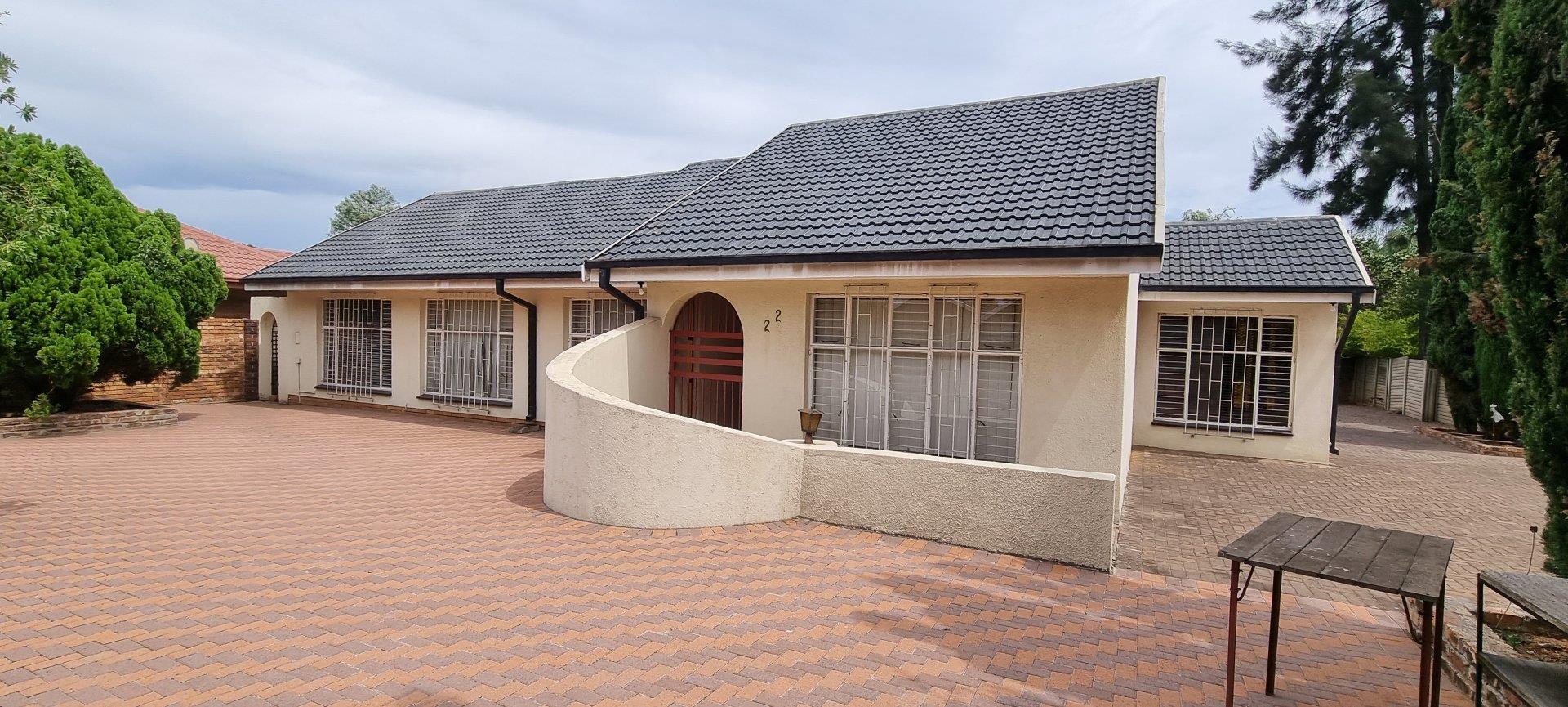 3 Bedroom House for sale in Vanderbijlpark SE 2 P24113711518