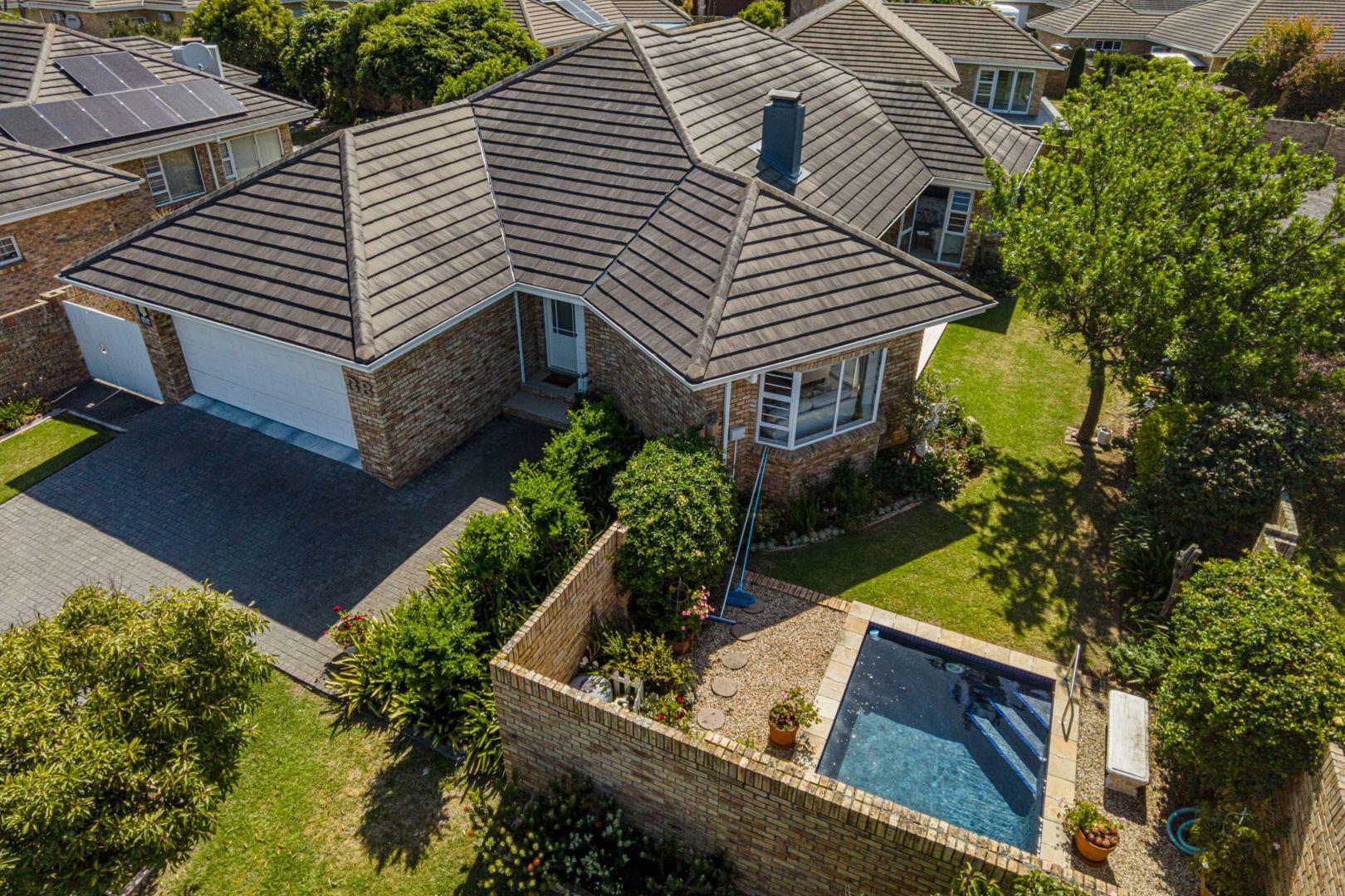 Weybridge Park Property Property and houses for sale in Weybridge