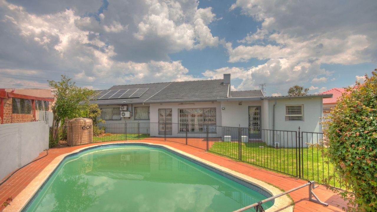 Evans Park Property Property and houses for sale in Evans Park