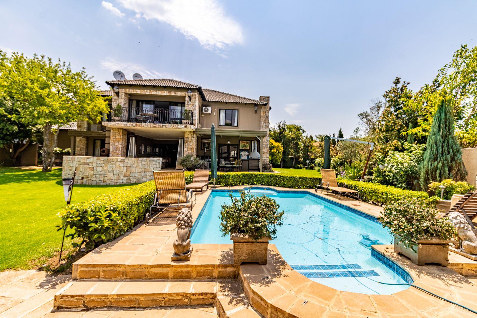 4 Bedroom House for sale in Silver Lakes Golf Estate P24114644033